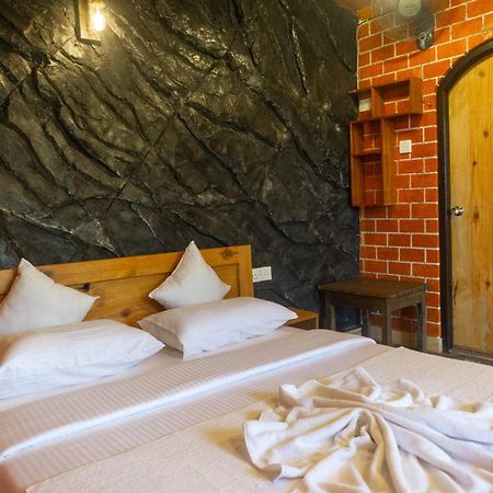 Hobbit Hole Hideaway Bed & Breakfast Ella Ngoại thất bức ảnh