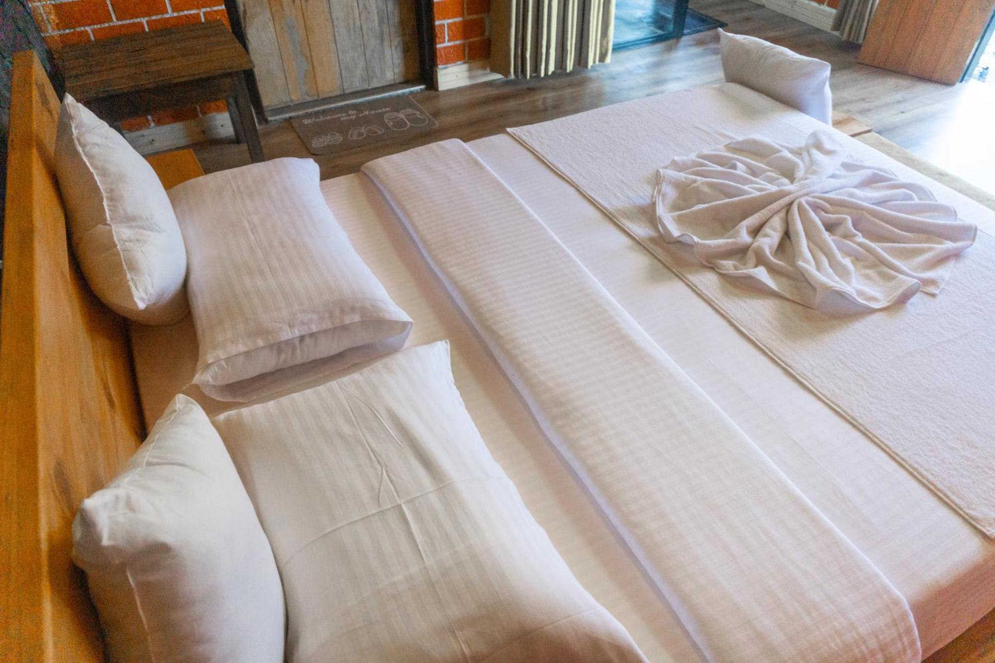 Hobbit Hole Hideaway Bed & Breakfast Ella Ngoại thất bức ảnh