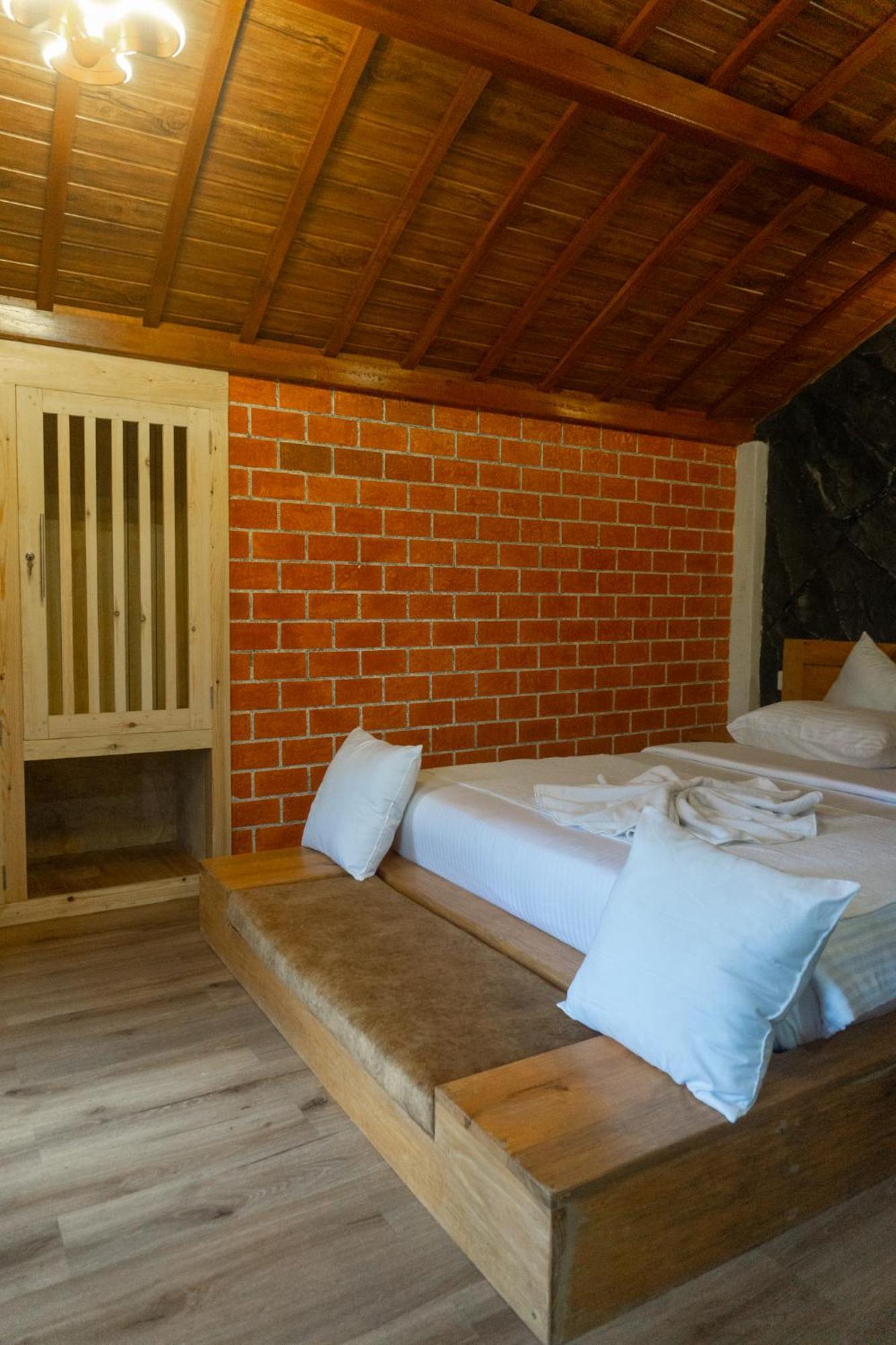 Hobbit Hole Hideaway Bed & Breakfast Ella Ngoại thất bức ảnh