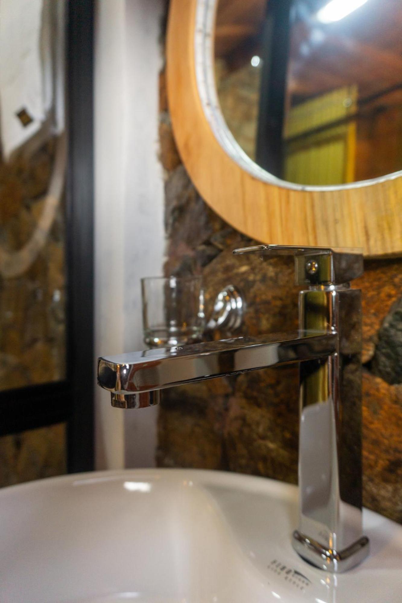 Hobbit Hole Hideaway Bed & Breakfast Ella Ngoại thất bức ảnh
