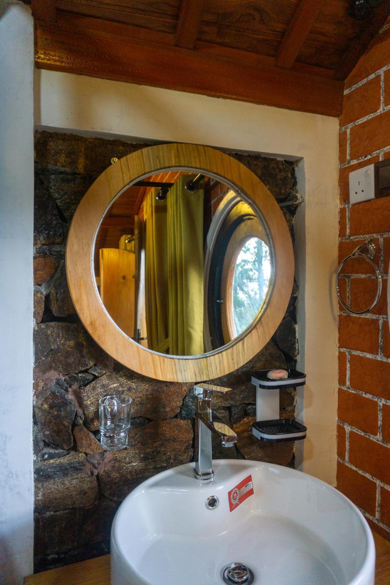 Hobbit Hole Hideaway Bed & Breakfast Ella Ngoại thất bức ảnh