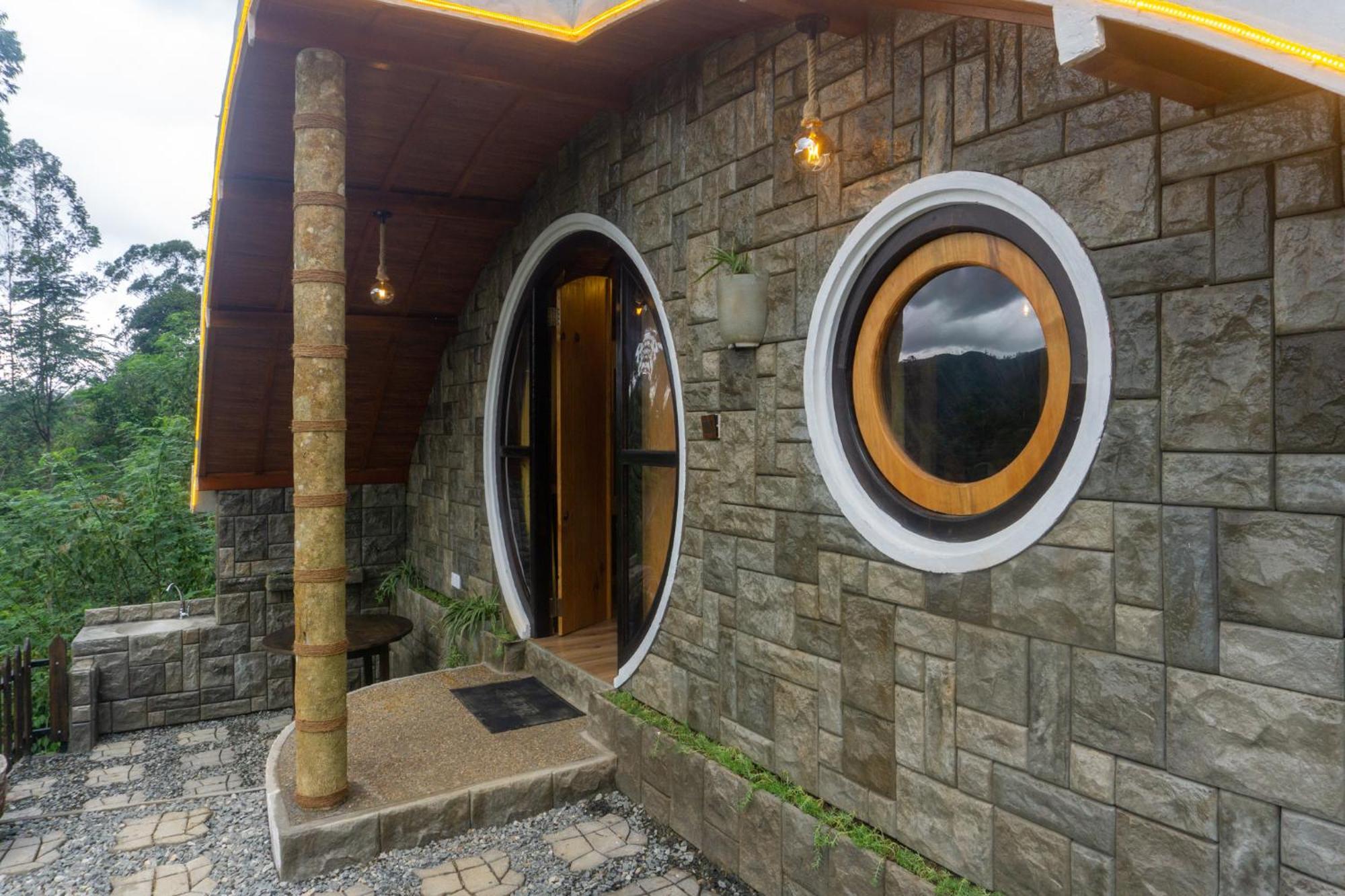Hobbit Hole Hideaway Bed & Breakfast Ella Ngoại thất bức ảnh