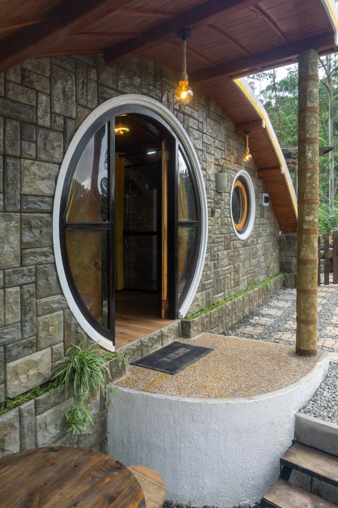 Hobbit Hole Hideaway Bed & Breakfast Ella Ngoại thất bức ảnh