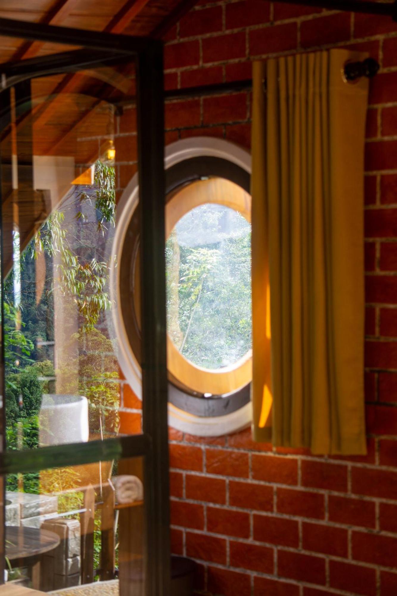 Hobbit Hole Hideaway Bed & Breakfast Ella Ngoại thất bức ảnh