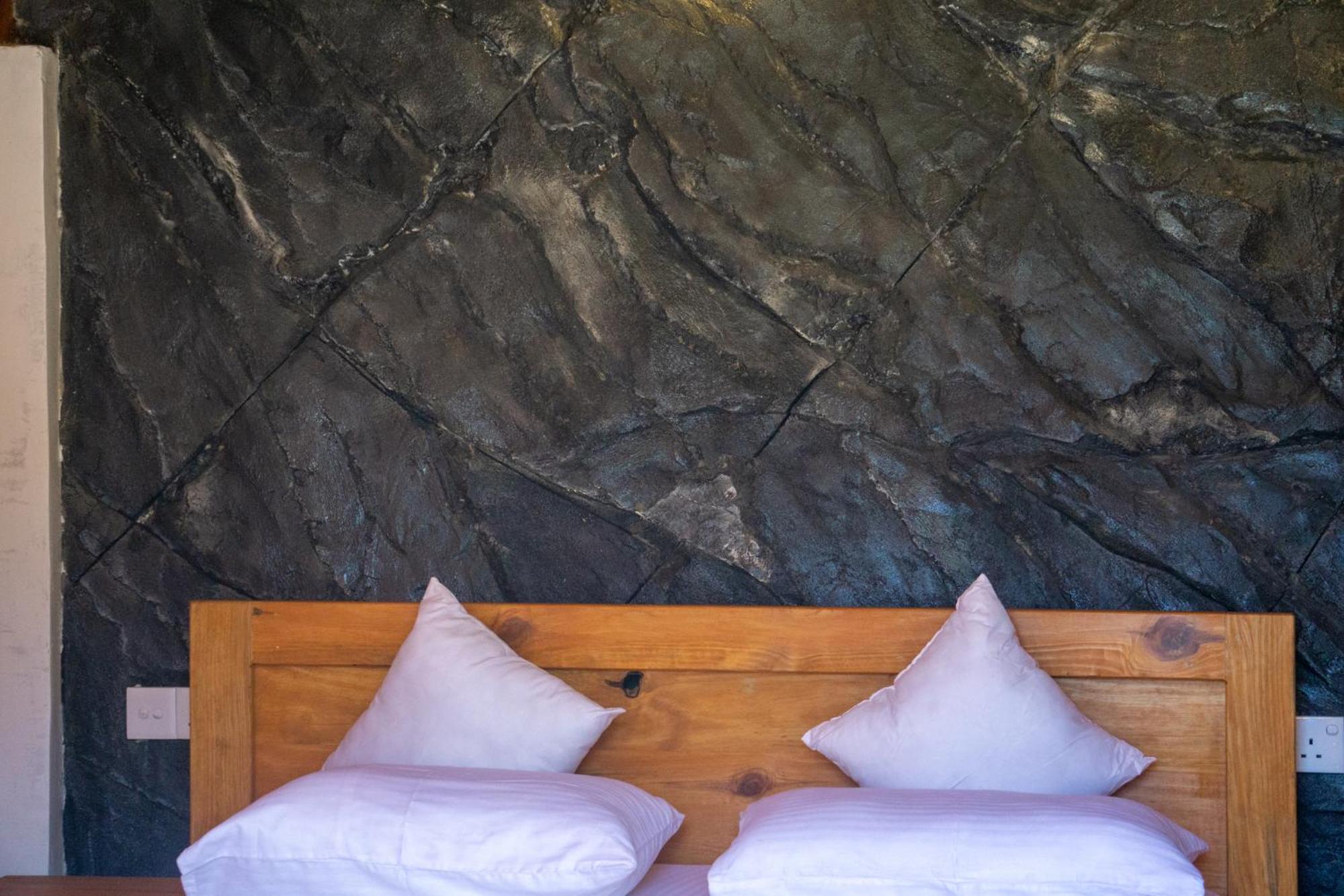 Hobbit Hole Hideaway Bed & Breakfast Ella Ngoại thất bức ảnh