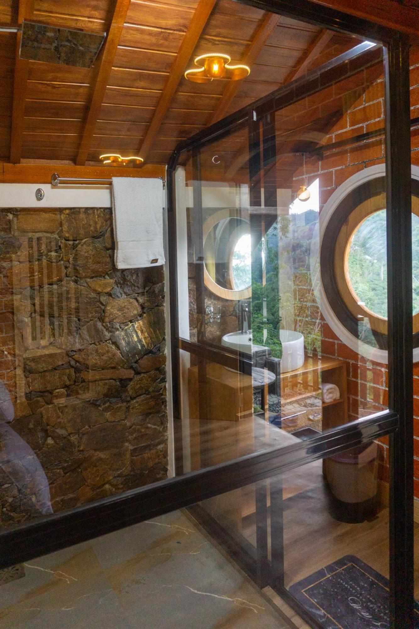 Hobbit Hole Hideaway Bed & Breakfast Ella Ngoại thất bức ảnh