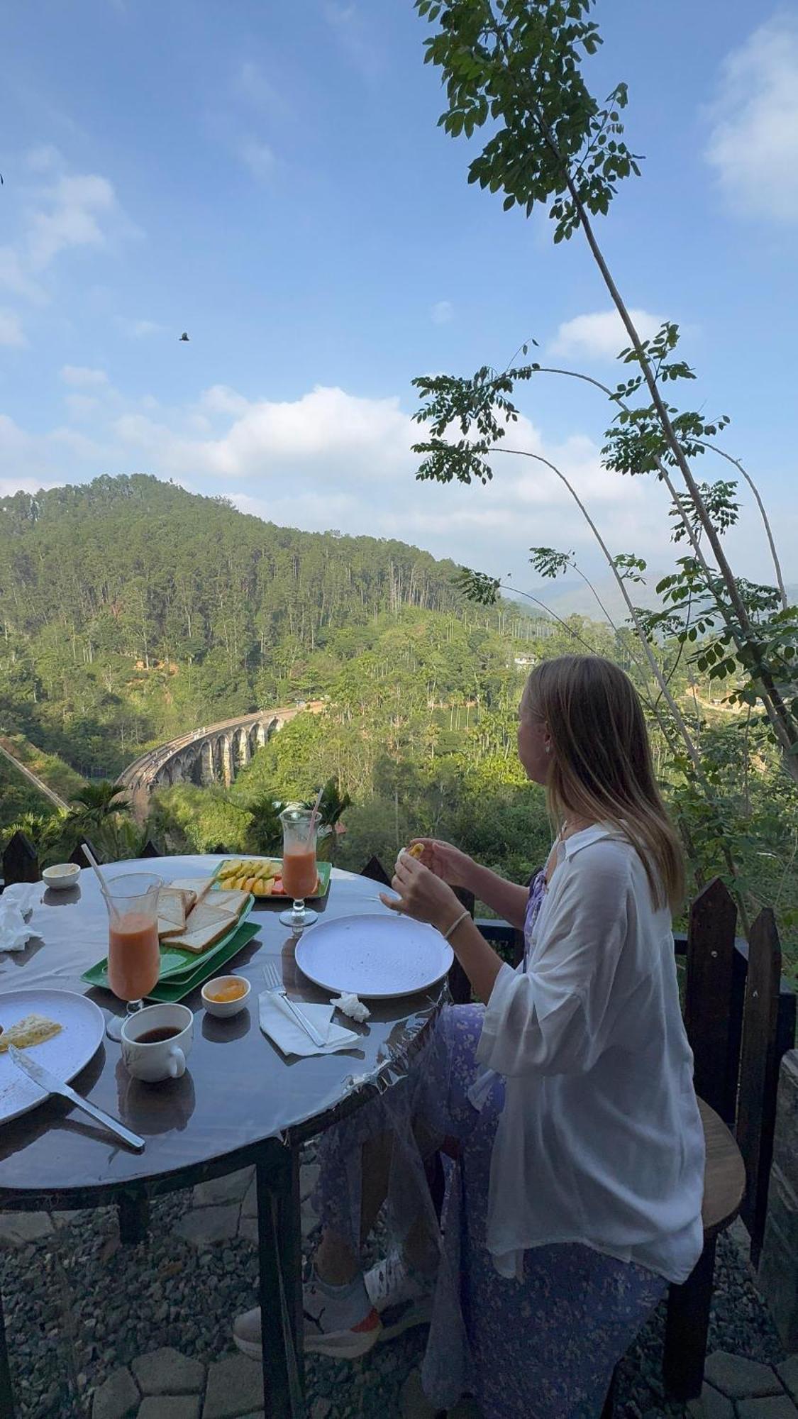 Hobbit Hole Hideaway Bed & Breakfast Ella Ngoại thất bức ảnh